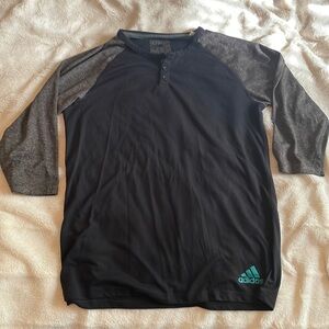 adidas baseball T/Henley